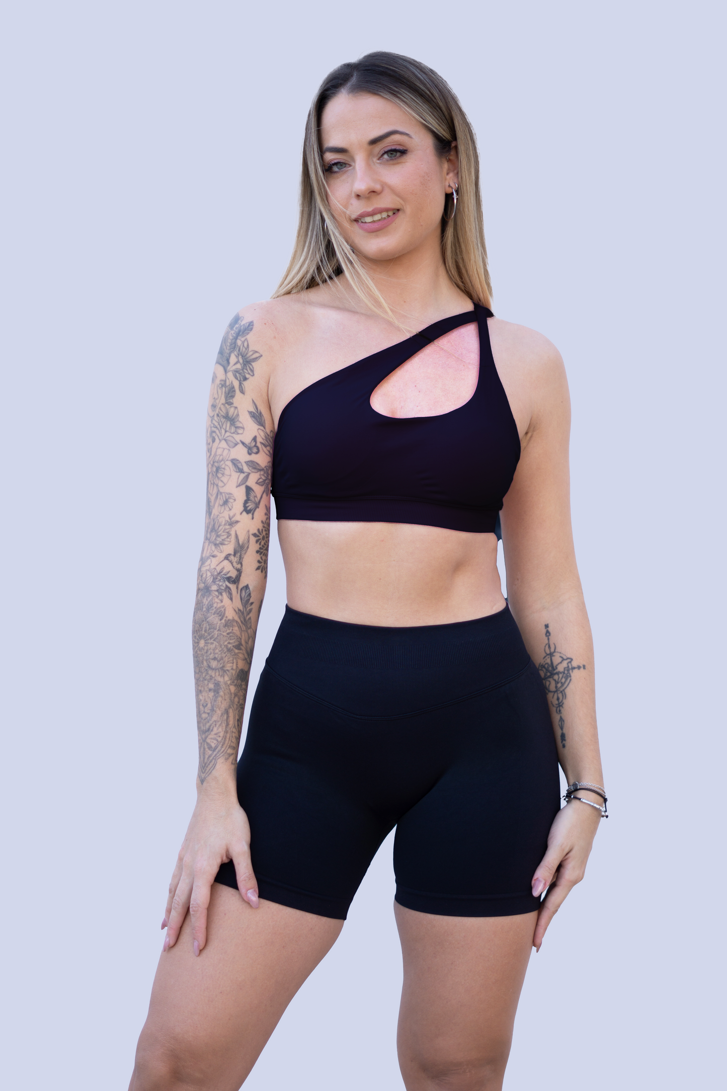 BLUSH SHORT - BLACK