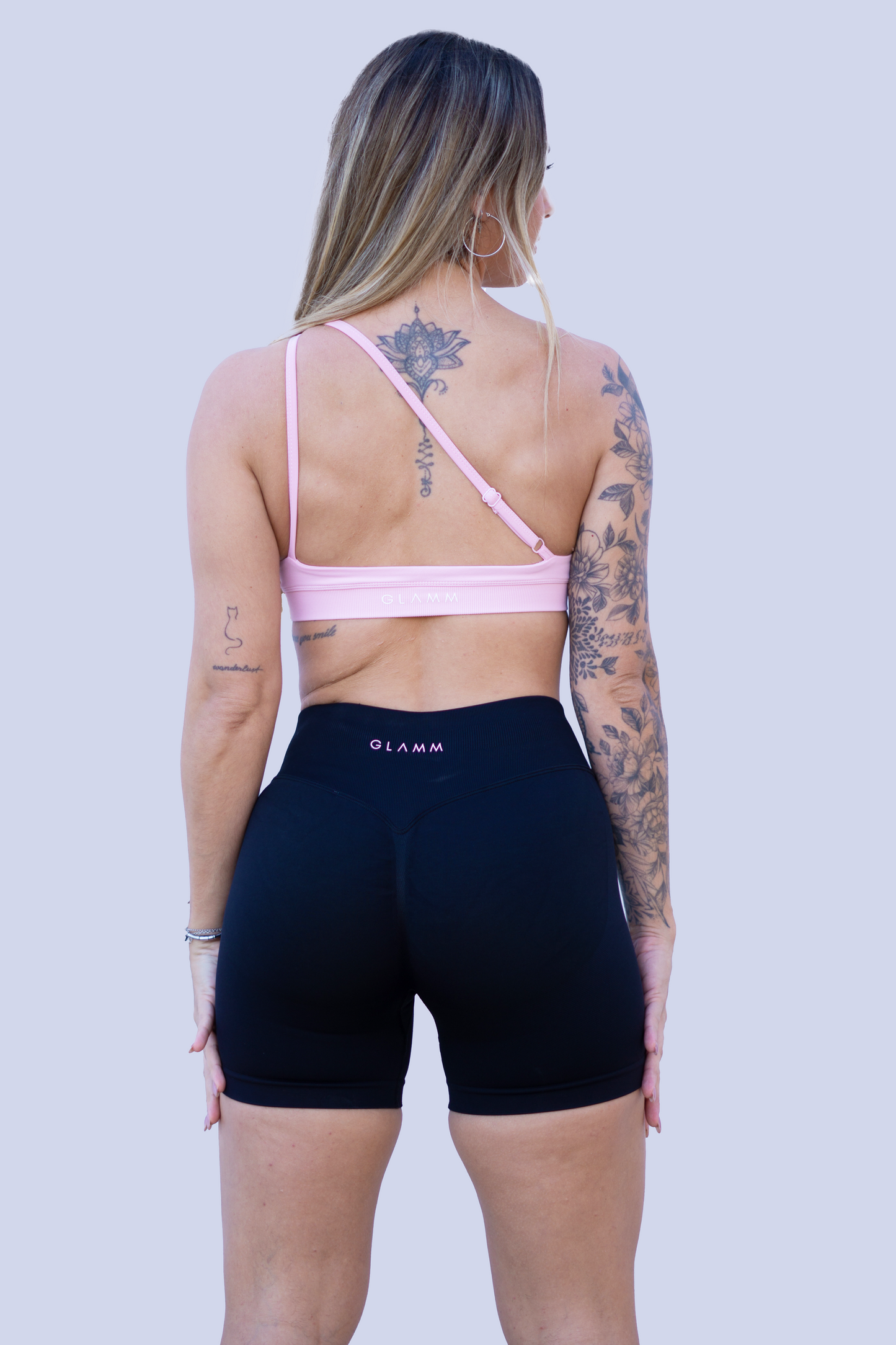 BLUSH SHORT - BLACK